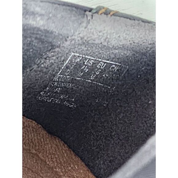 Clark's Black Soft Cushion Leather Slip On Size 7.5 Women's Shoes - Picture 7 of 8